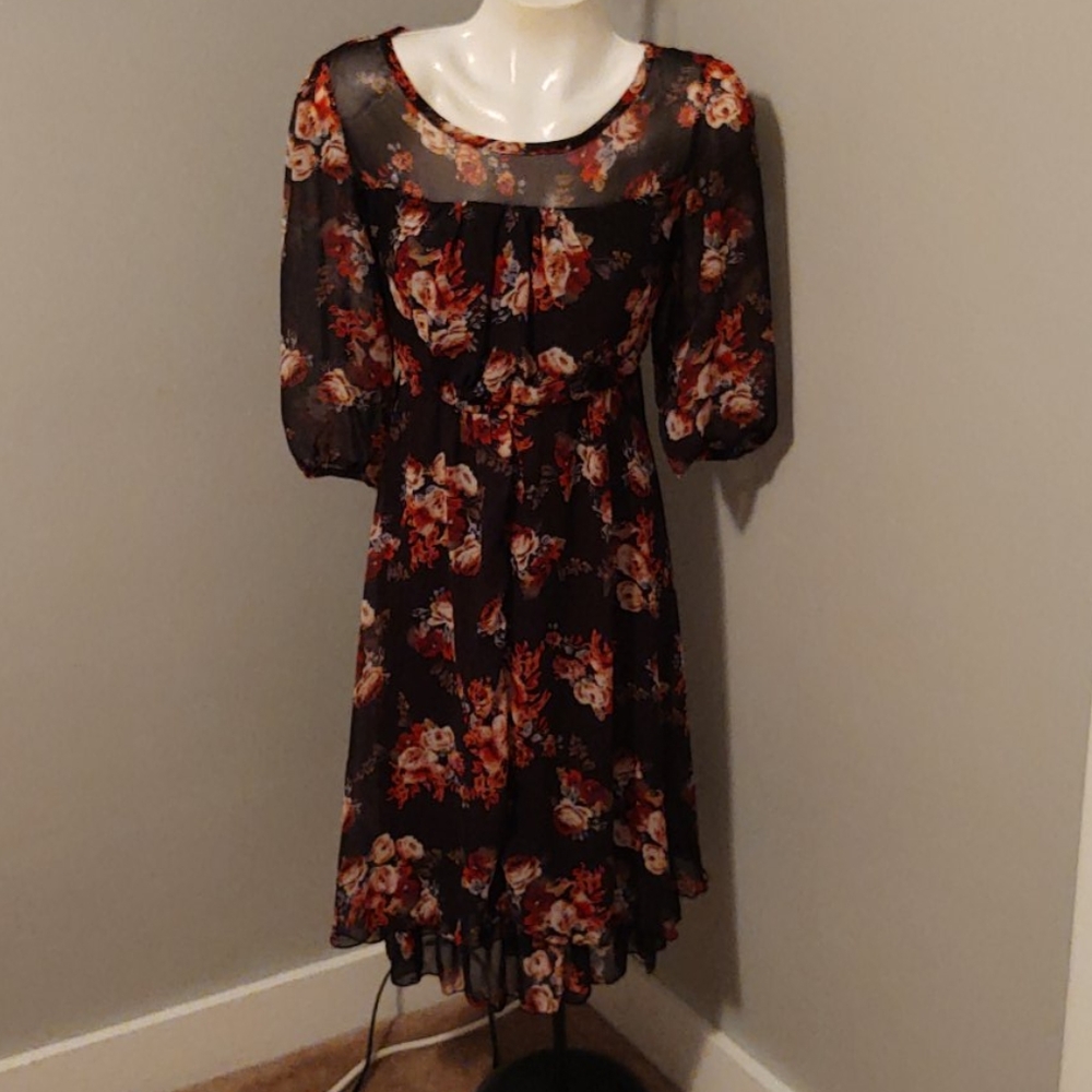 Black floral sleeve dress